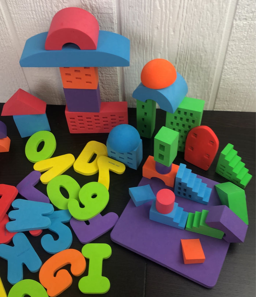 Munchkin Bath Letters and Numbers, With Blocks