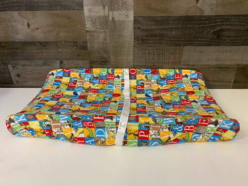 secondhand Munchkin Secure Grip Waterproof Diaper Changing Pad