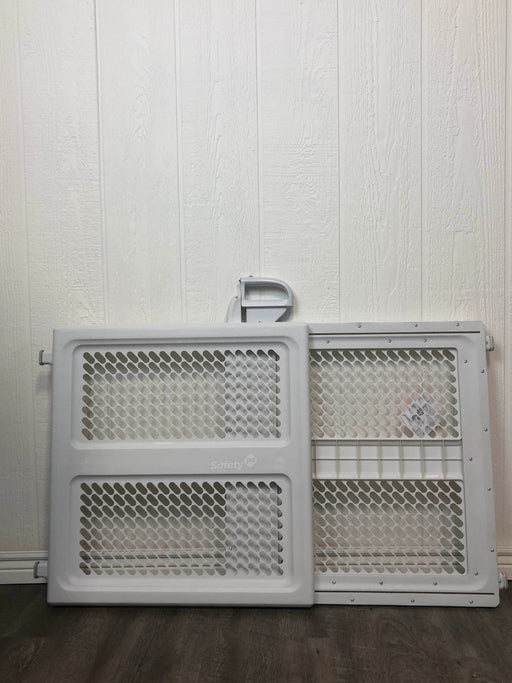 used Safety 1st Lift, Lock & Swing Dual