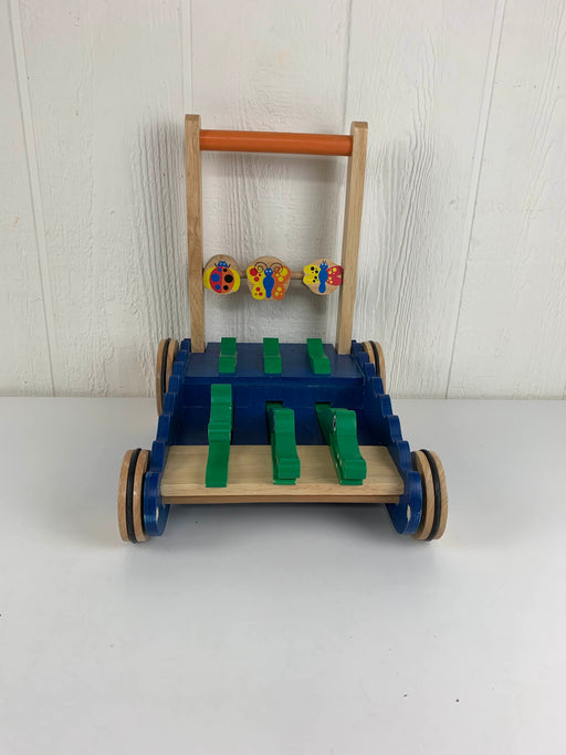 secondhand Melissa & Doug Deluxe Chomp and Clack Alligator Wooden Push Toy And Activity Walker