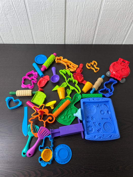 used BUNDLE PlayDoh Molds