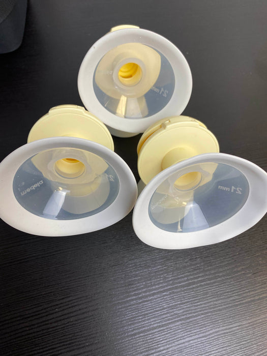 Shop BUNDLE Medela Accessories at GoodBuy Gear