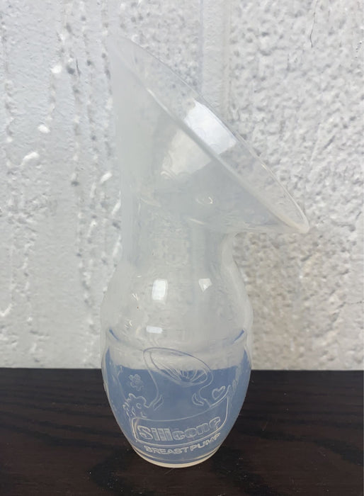 Shop Haakaa Manual Breast Pump at GoodBuy Gear