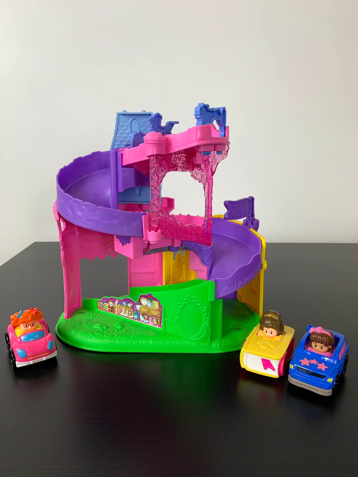 Fisher-Price Little People Disney Princess Light Twist Wheelies Towe