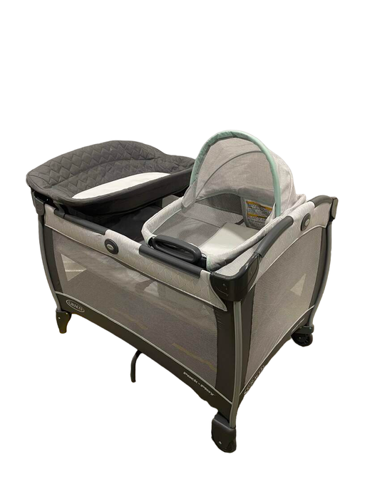 used Graco Pack 'n Play Close2Baby Bassinet Playard