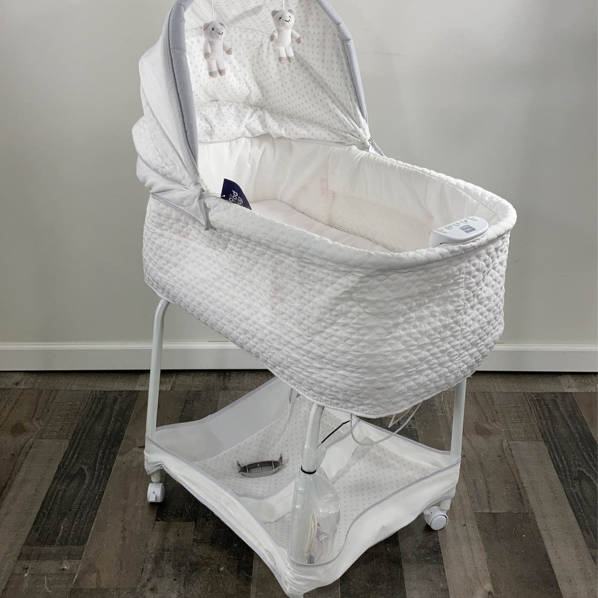 Simmons Kids Silent Auto Gliding Elite Bassinet