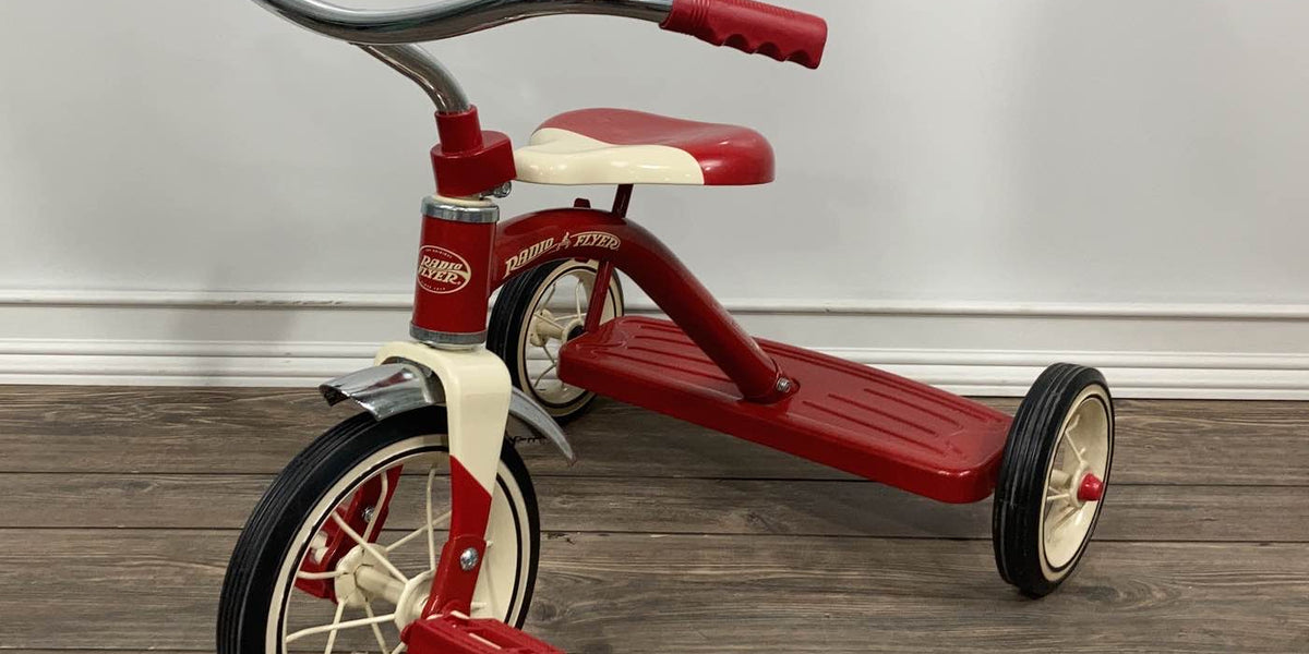 RADIOFRYER　Classic　Red　TRICYCLE Big Red Classic Tricycle | Radio Flyer