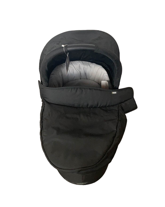 Shop Mamas & Papas Sola2 Bassinet, Black at GoodBuy Gear