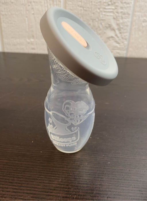 Shop Haakaa Manual Breast Pump, & Silicone Cap at GoodBuy Gear