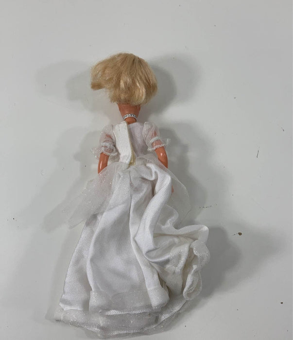 secondhand Barbie Doll, Wedding