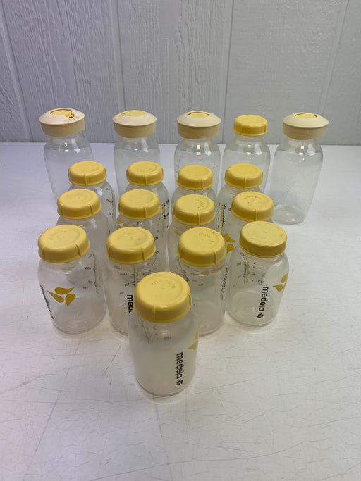 used BUNDLE Medela Bottles