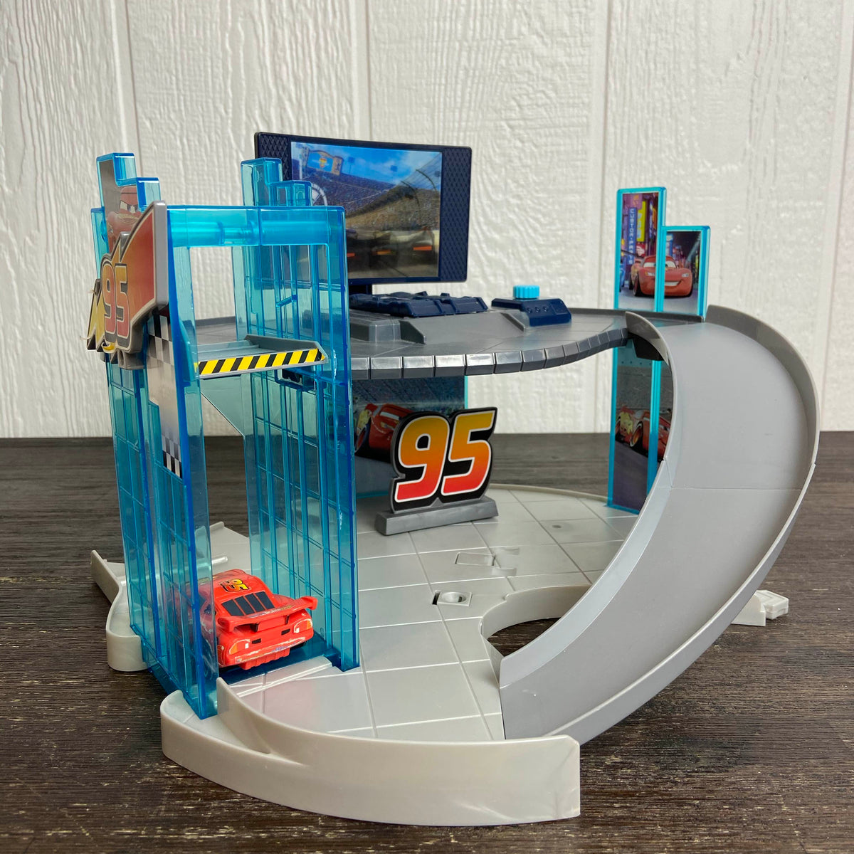 Cars 3 Rust Eze Racing Center Screen Disney Pixar Cars 3 Rust-eze Racing Center — GoodBuy Gear