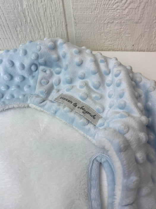 secondhand Blankets & Beyond Plush Hooded Car Seat Blanket