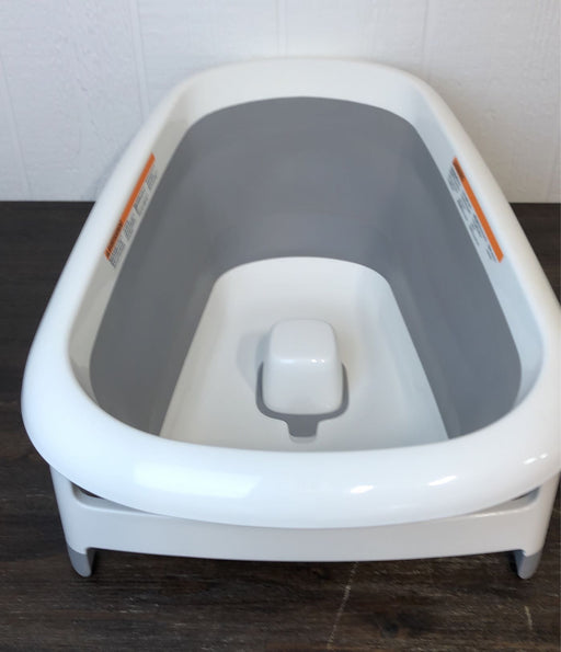 secondhand OXO Tot Splash & Store Baby Bathtub