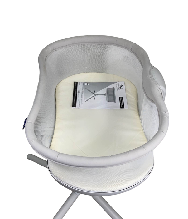 secondhand Halo Bassinest Swivel Sleeper 3.0, Grey