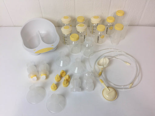 used BUNDLE Medela Bottles and Accessories