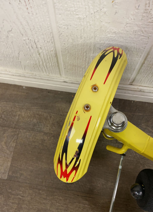 Shop Mobo Youth Mobito 16" Three Wheeled Cruiser at GoodBuy Gear