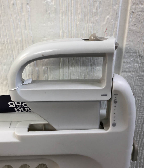 secondhand Safety 1st Pressure Mount Lift, Lock and Swing Gate