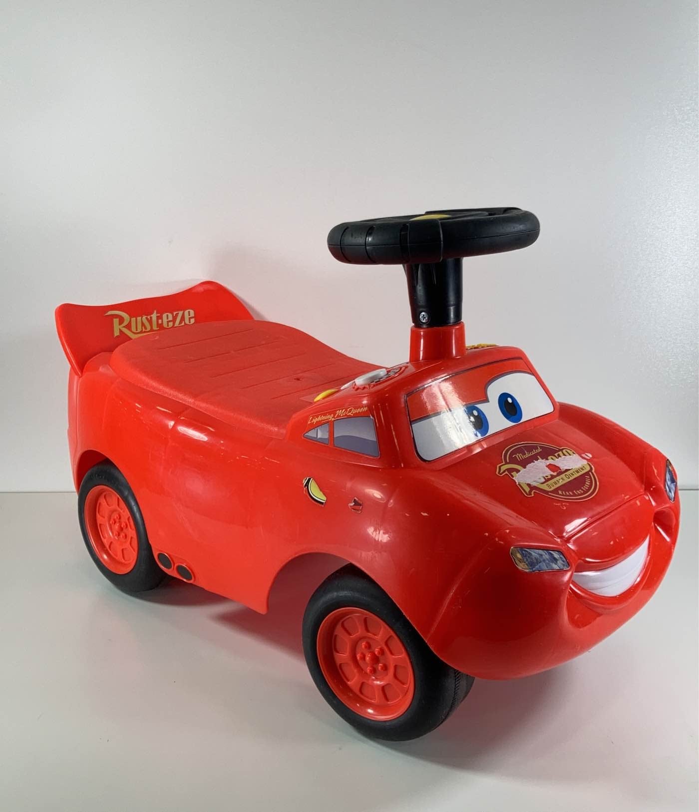 Kiddieland 4.5 Volt 1 Seater Disney - Lightning Mcqueen Cars Car Push/Scoot