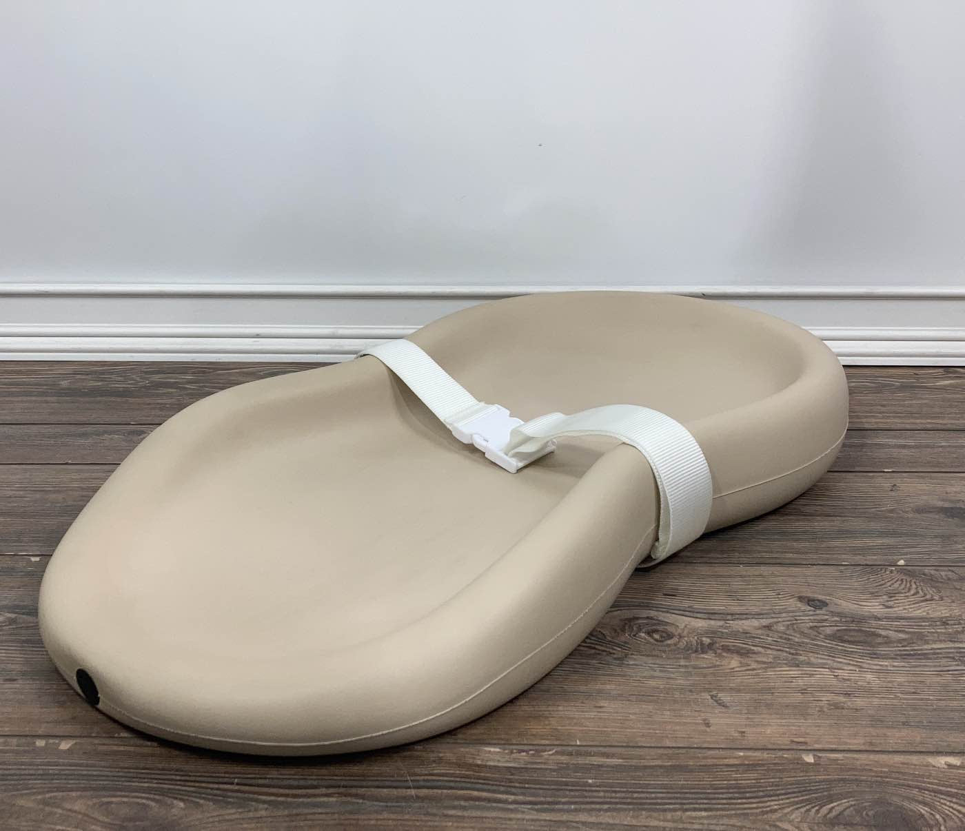 Keekaroo Peanut Changer おむつ替えマット　vanilla Amazon.com: Keekaroo Peanut Changer Baby Vanilla– The