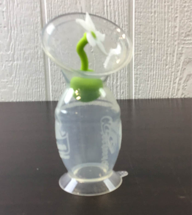 Shop Haakaa Silicone Breast Pump And Flower Stopper Set at GoodBuy Gear
