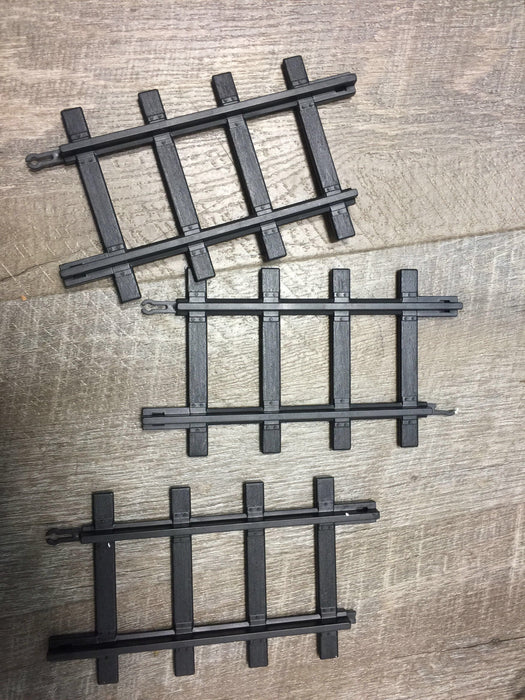 FAO Schwarz 75-Piece Motorized Train Set