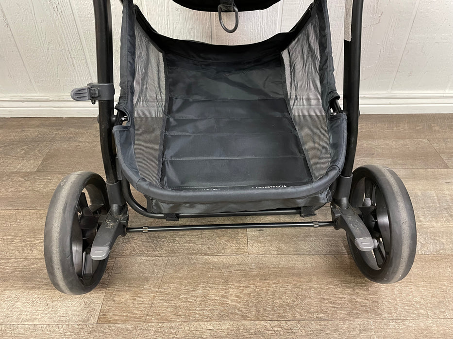 gb Lyfe Stroller, 2017