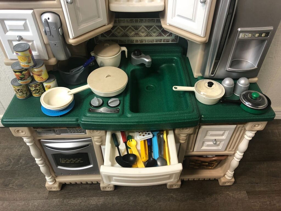 Step2 LifeStyle Dream Kitchen Playset With Accessories