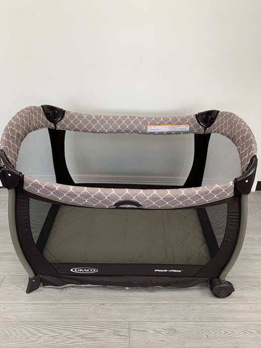 Graco Pack N Play Playard with Napper & Changer